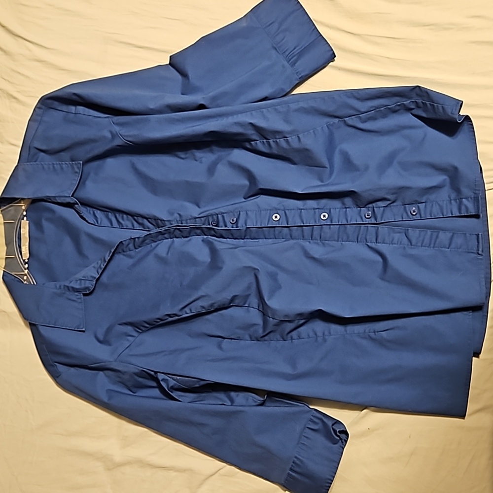 3/4 length sleeve, blue button down Lee Shirt